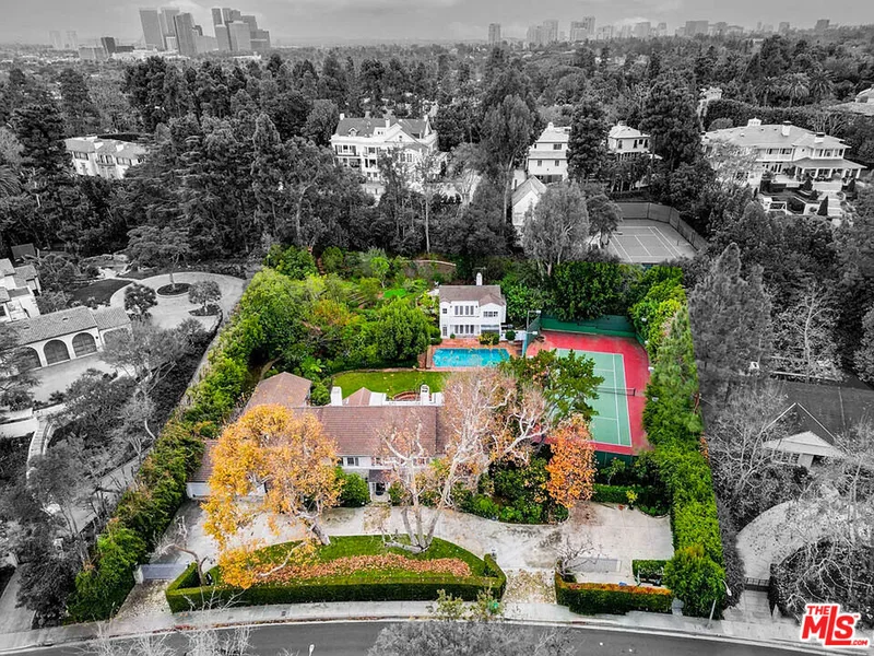 1009 Laurel Way, Beverly Hills, CA 90210