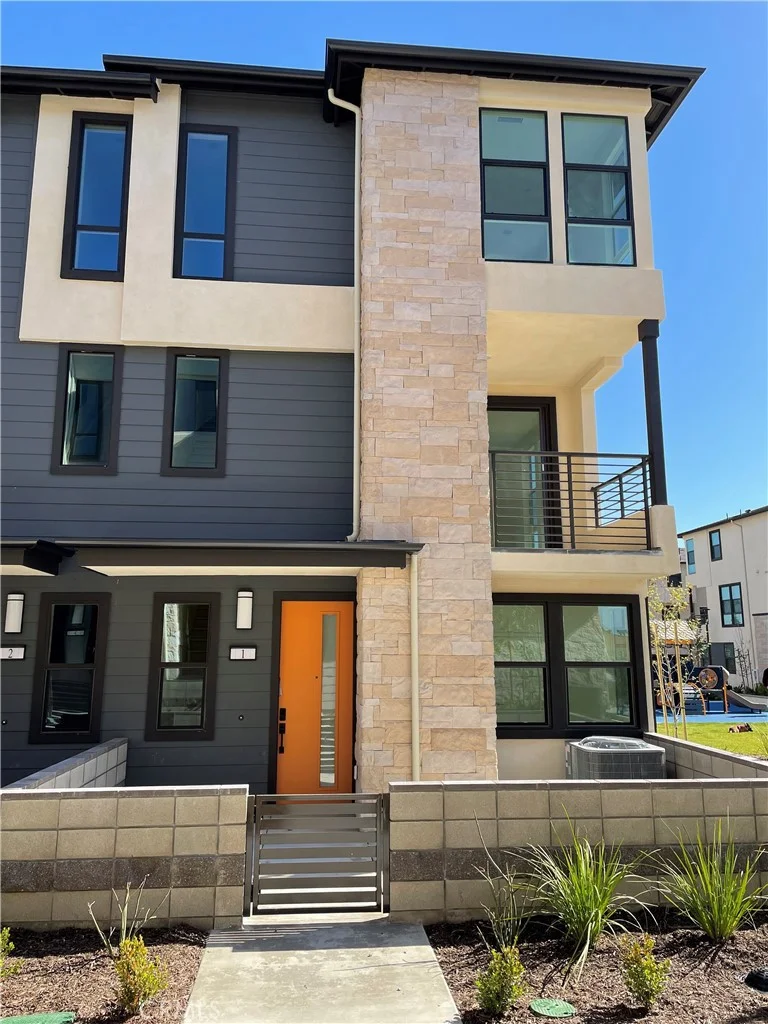 2945 W. Lincoln, Anaheim, CA 92801