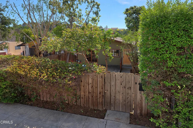 1852 Preston, Los Angeles, CA 90026