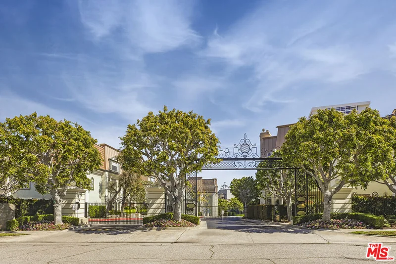 10114 Empyrean #301, Los Angeles, CA 90067
