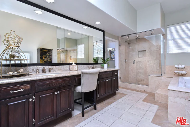 4557 Longridge, Sherman Oaks, CA 91423