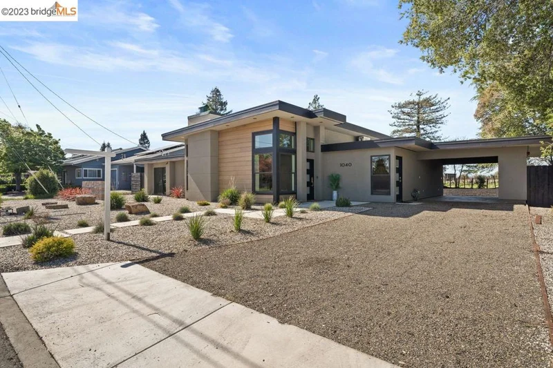 1040 Bella Dr, Napa, CA 94558