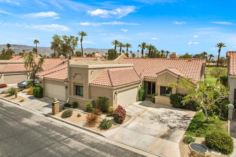 41360 Kansas St., Palm Desert, CA 92211