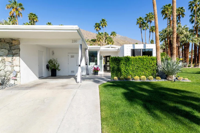 230 Toro, Palm Springs, CA 92264