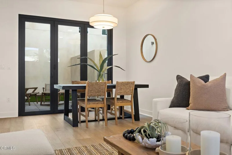 1230 Thompson #104, Ventura, CA 93001