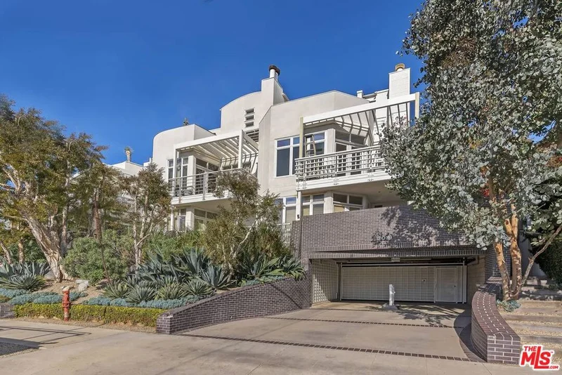 3019 3rd #204, Santa Monica, CA 90405