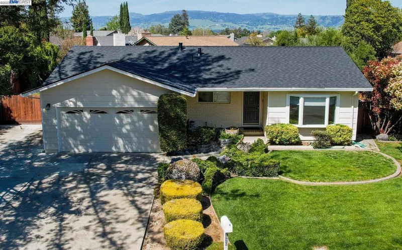 5520 Michelle Ct., Gilroy, CA 95020