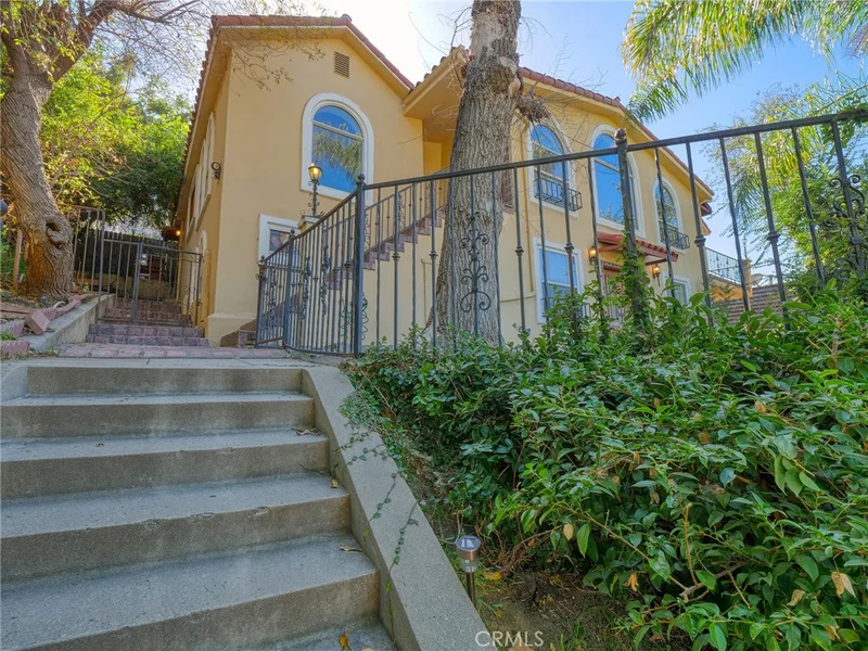3012 Hyperion, Los Feliz, CA 90027
