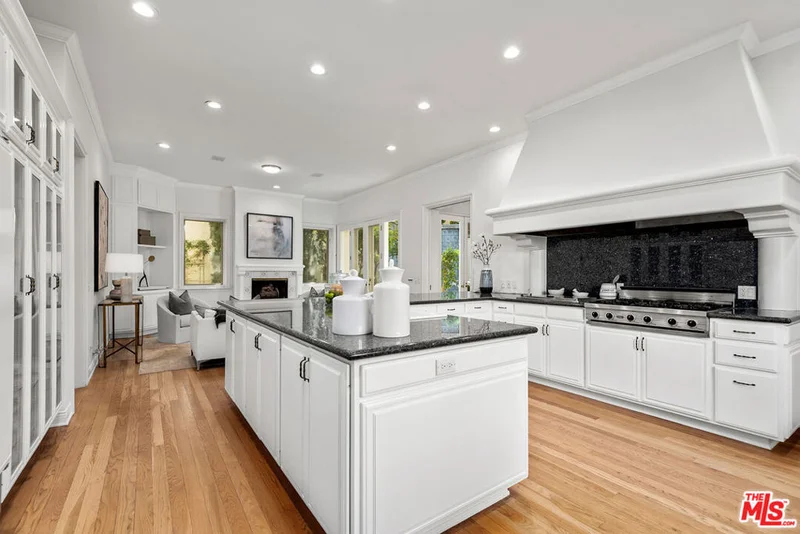 10248 Century Woods, Los Angeles, CA 90067
