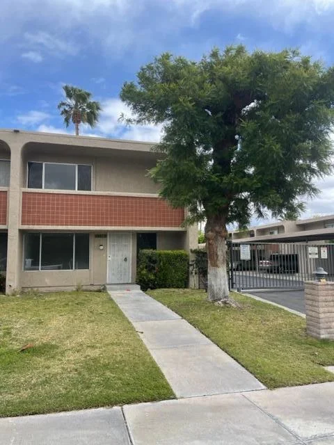 186 Via Escuela #E, Palm Springs, CA 92262