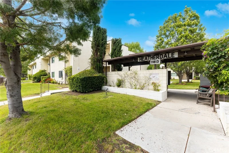 11813 Runnymede #36, North Hollywood, CA 91605