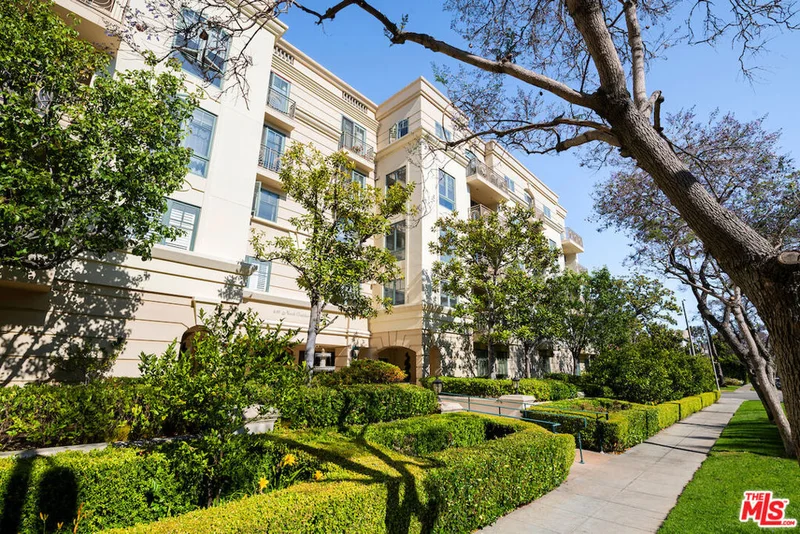 430 Oakhurst #301, Beverly Hills, CA 90210