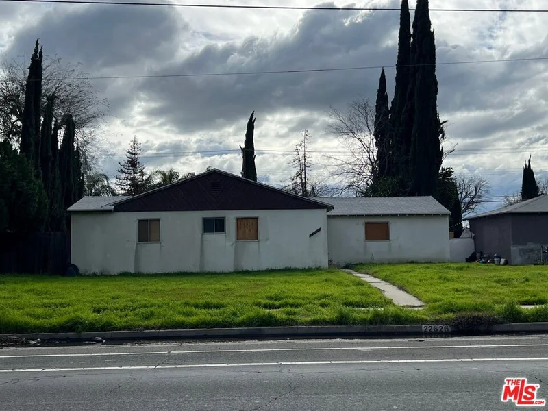 22626 Roscoe, West Hills, CA 91304