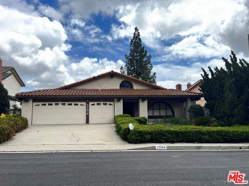 11766 Monte Leon, Northridge, CA 91326