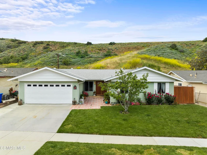 617 Sandy, Simi Valley, CA 93065