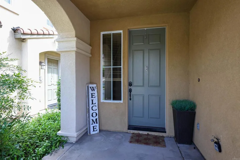 10033 Merry Brook, Santee, CA 92071