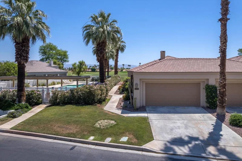 54754 Oak Tree, La Quinta, CA 92253