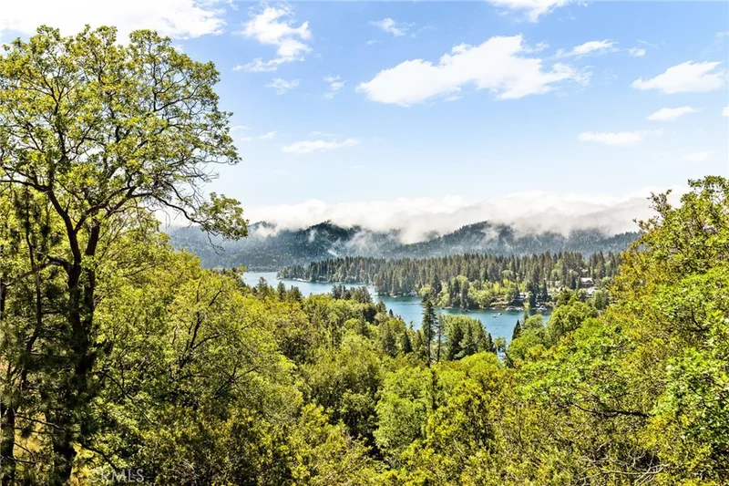 27565 Alpen, Lake Arrowhead, CA 92352