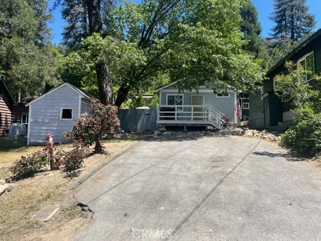 23078 Pine, Crestline, CA 92325