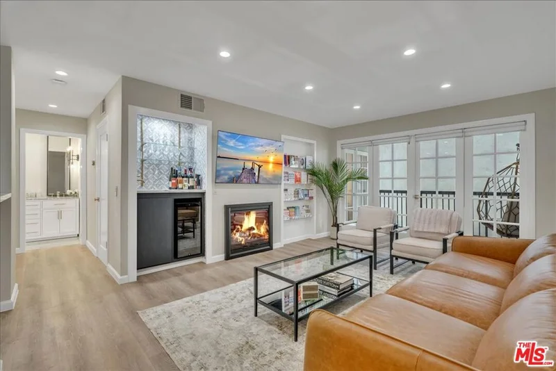906 Doheny #318, West Hollywood, CA 90069