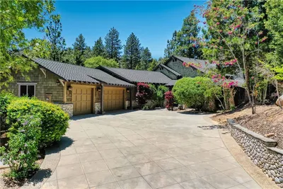 250 Brentwood