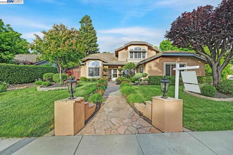 886 Jessica Dr, Livermore, CA 94550