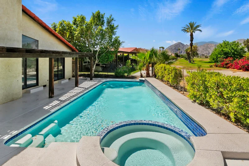43215 Texas, Palm Desert, CA 92211
