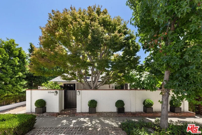 11344 Isleta, Los Angeles, CA 90049