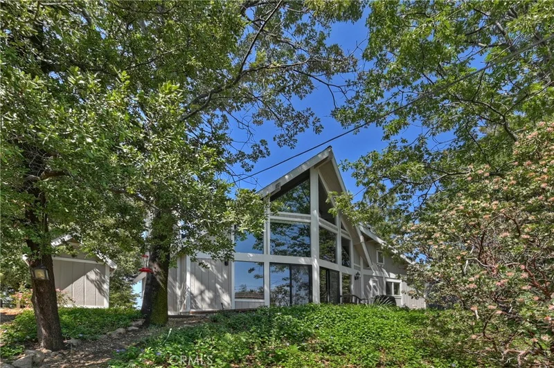 1170 Klondike, Lake Arrowhead, CA 92352