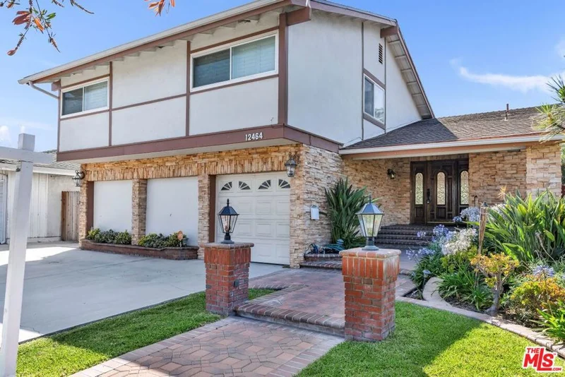 12464 Sanford, Los Angeles, CA 90066