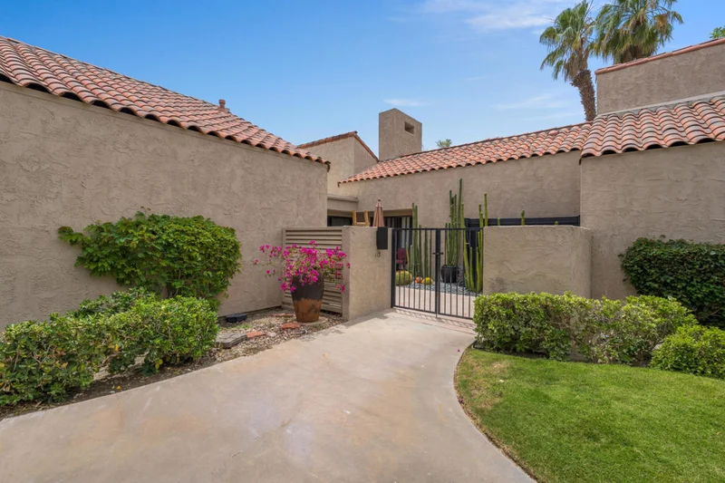 113 Racquet Club, Rancho Mirage, CA 92270