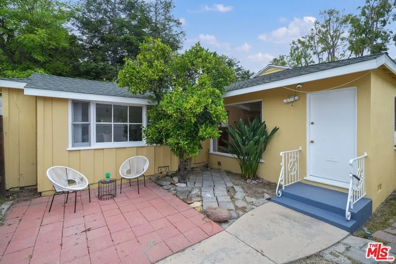 8850 Carson, Culver City, CA 90232