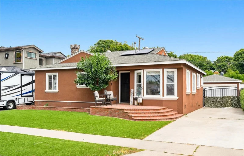 4226 Los Coyotes Diagonal, Lakewood, CA 90713