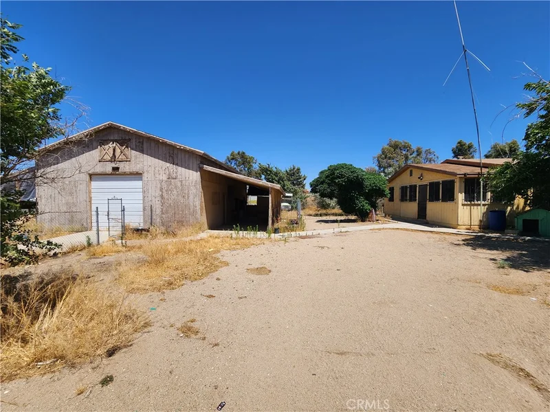 11742 Collins, Victorville, CA 92392
