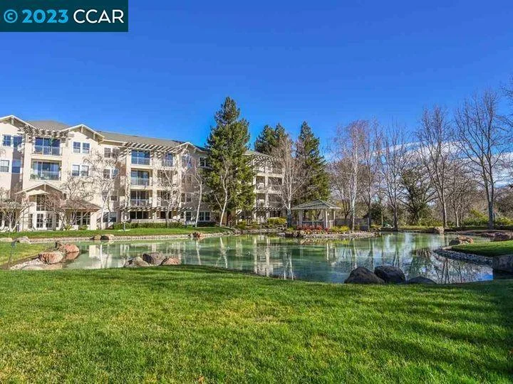 1860 Tice Creek #1224, Walnut Creek, CA 94595