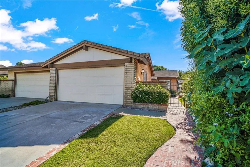 25631 Ramada, Valencia, CA 91355