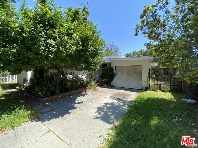 6142 Peabody, Long Beach, CA 90808