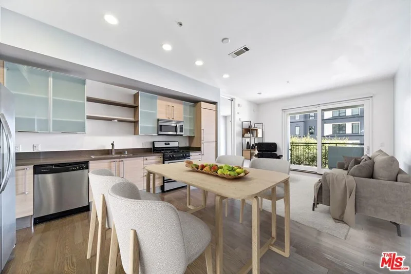 1234 Wilshire #118, Los Angeles, CA 90017