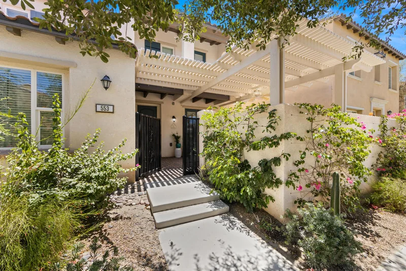553 Via De La Paz, Palm Desert, CA 92211