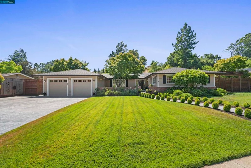 1254 Larch Ave, Moraga, CA 94556