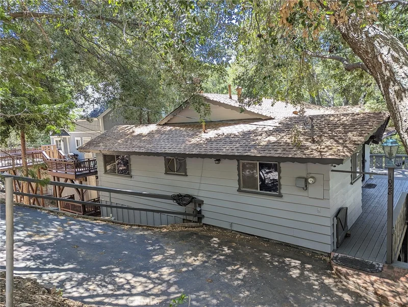 1028 Arbula, Crestline, CA 92325