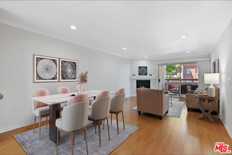 5500 Owensmouth #102, Woodland Hills, CA 91367