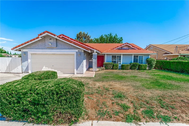 4519 Avenue M8, Lancaster, CA 93536
