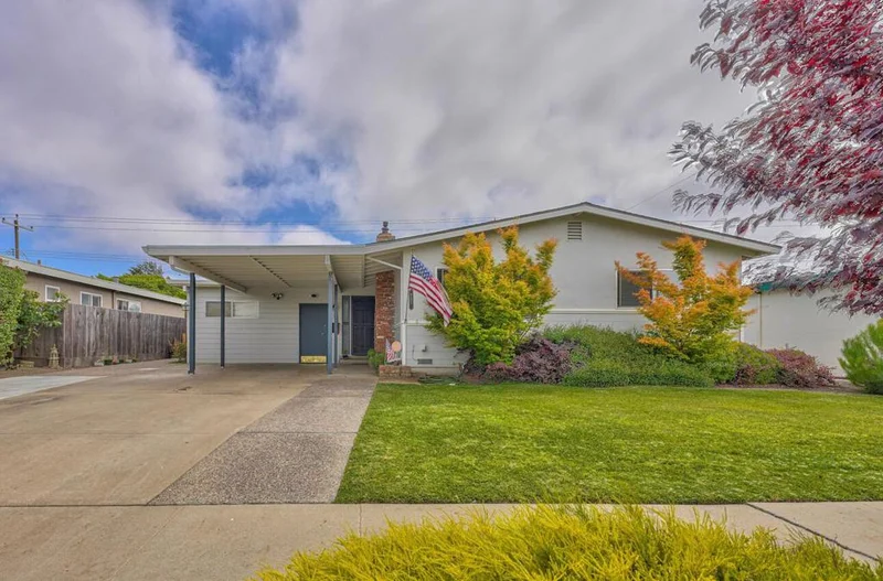 787 Lemos, Salinas, CA 93901