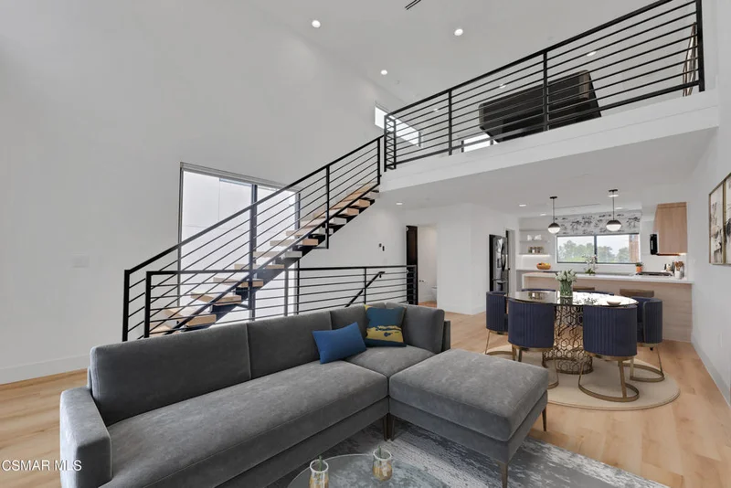 11312 Raitt, North Hollywood, CA 91601