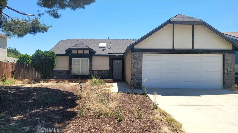 45112 Colleen, Lancaster, CA 93535