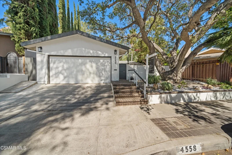 4558 Don Pio, Woodland Hills, CA 91364