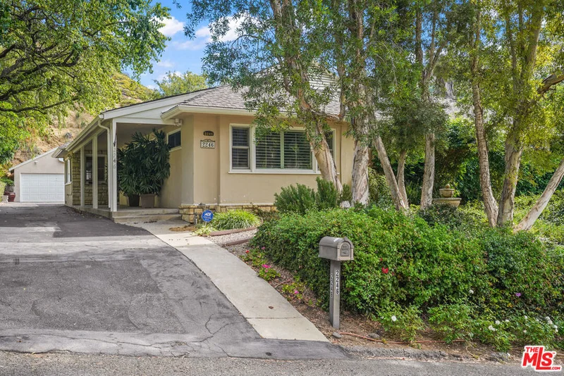 2246 Betty, Beverly Hills, CA 90210