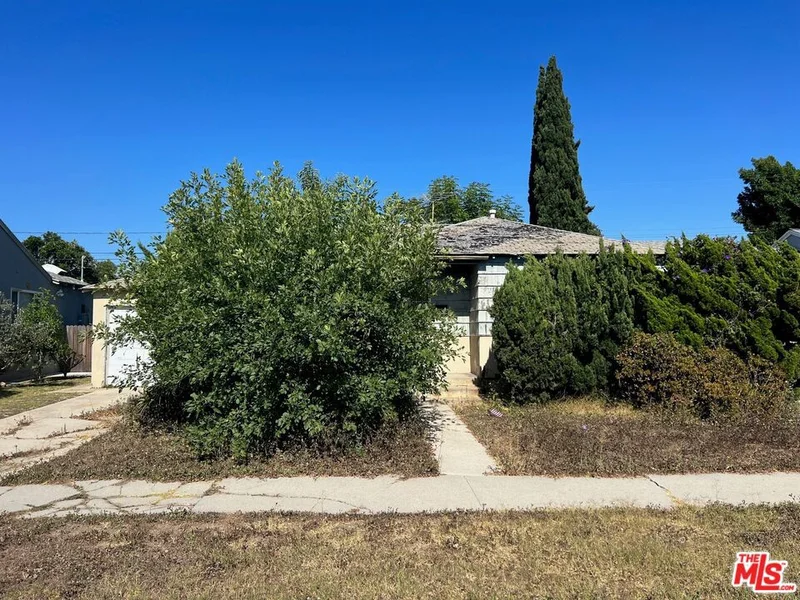 7812 Hindry, Los Angeles, CA 90045