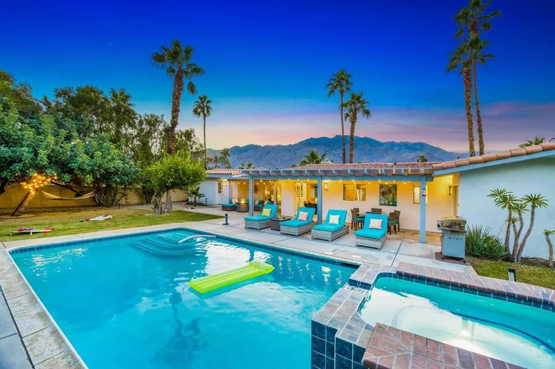1160 Calle Marcus, Palm Springs, CA 92262